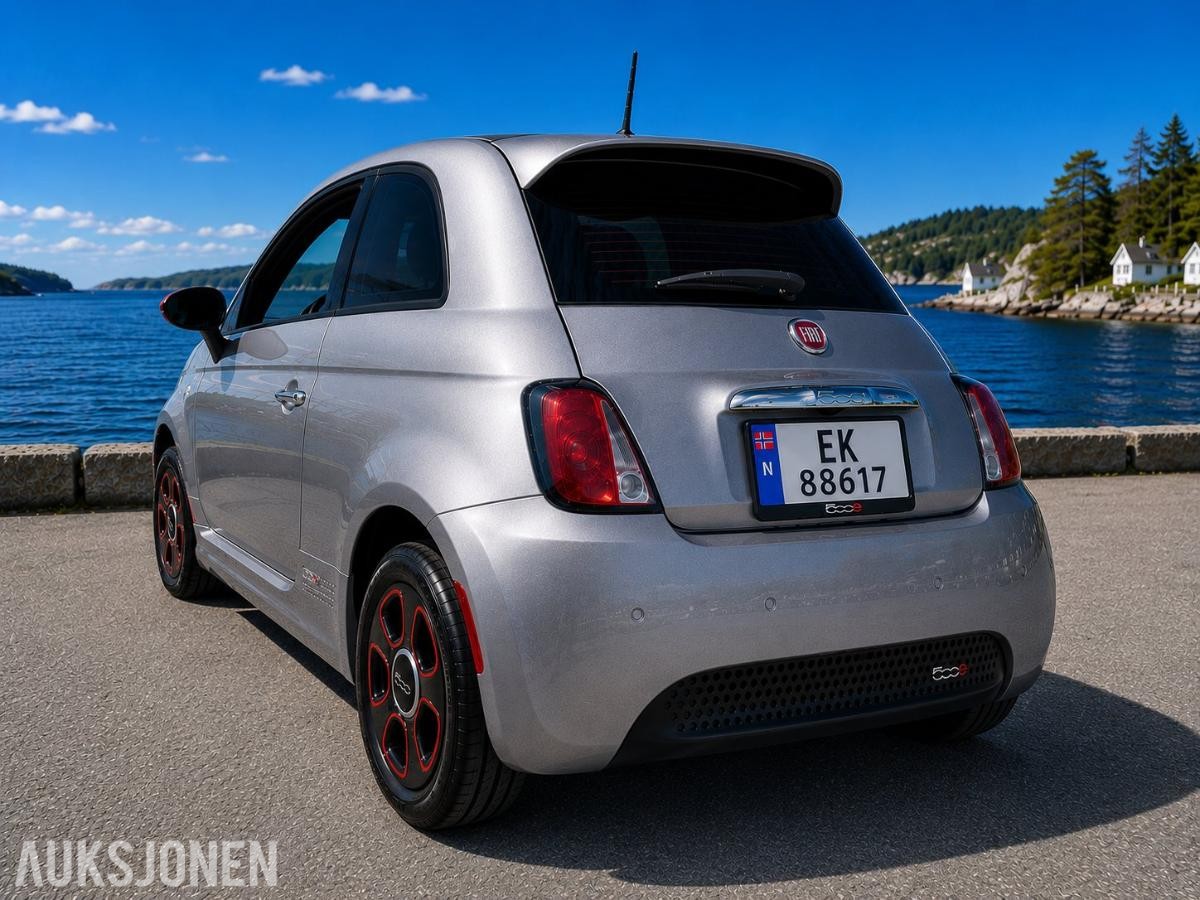 2014 Fiat 500E cruisekontroll parkeringssensor lav km 79 000km